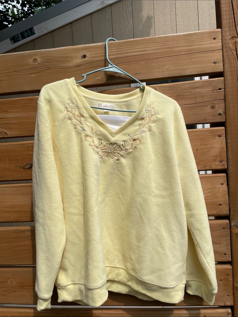 Vintage  Tradition Pastel Yellow Embroidered V-Neck Sweater